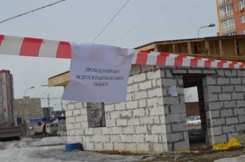 Недостроенное кафе снесли в Новосибирске